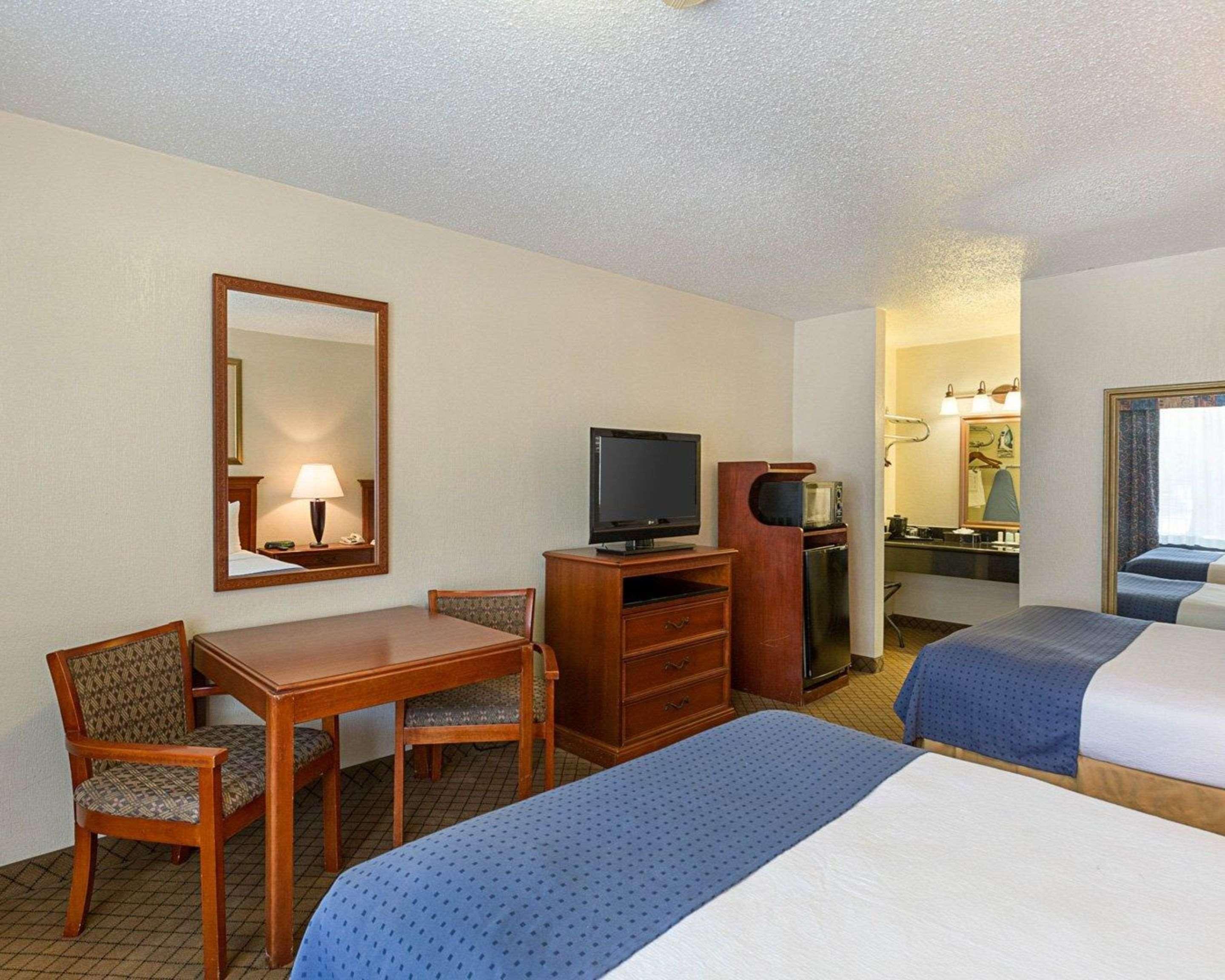 Greentree Hotel & Extended Stay I-10 Fwy Houston, Channelview, Baytown Exterior photo