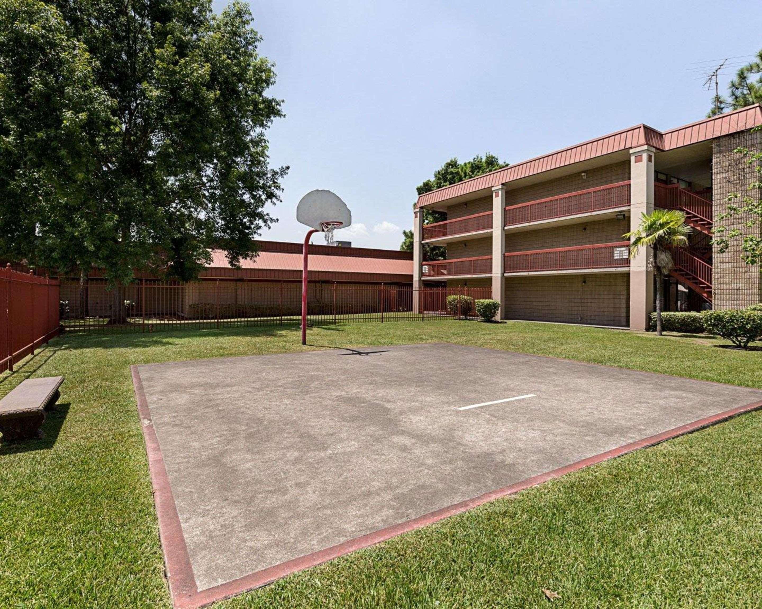Greentree Hotel & Extended Stay I-10 Fwy Houston, Channelview, Baytown Exterior photo