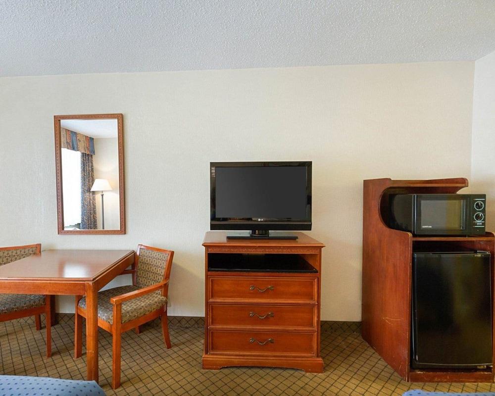Greentree Hotel & Extended Stay I-10 Fwy Houston, Channelview, Baytown Exterior photo
